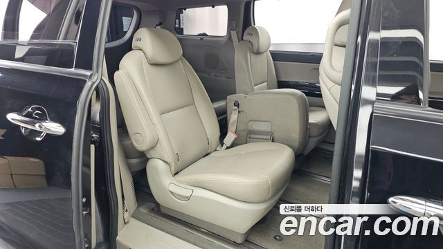 Kia Carnival 11-Seater Prestige 2019 — фото 12