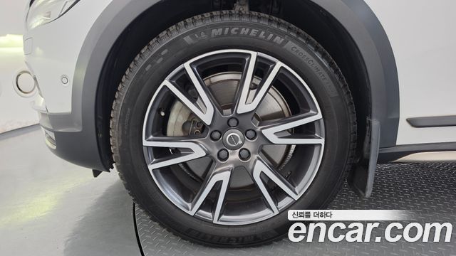 Volvo V90 Cross Country T5 Pro AWD 2019 — фото 5