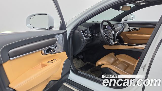 Volvo V90 Cross Country T5 Pro AWD 2019 — фото 10