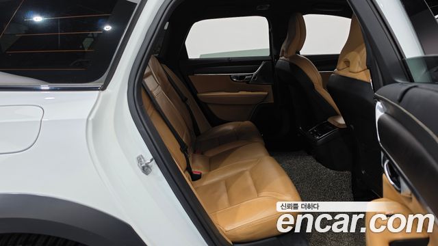 Volvo V90 Cross Country T5 Pro AWD 2019 — фото 11