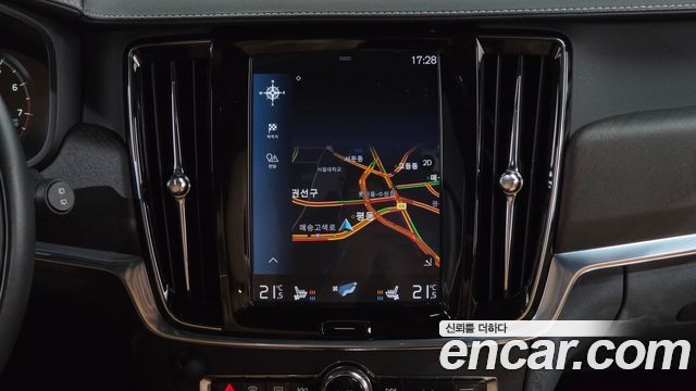 Volvo V90 Cross Country T5 Pro AWD 2019 — фото 12