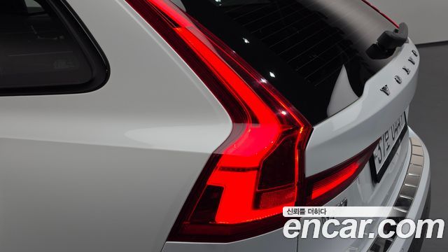 Volvo V90 Cross Country T5 Pro AWD 2019 — фото 23
