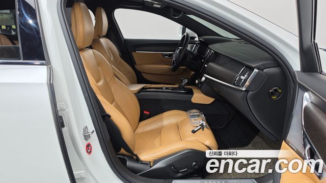 Volvo V90 Cross Country T5 Pro AWD 2019 — фото 26