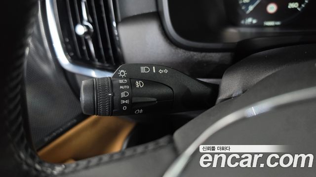 Volvo V90 Cross Country T5 Pro AWD 2019 — фото 40