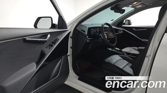 Kia Niro Prestige 2024 — фото 10