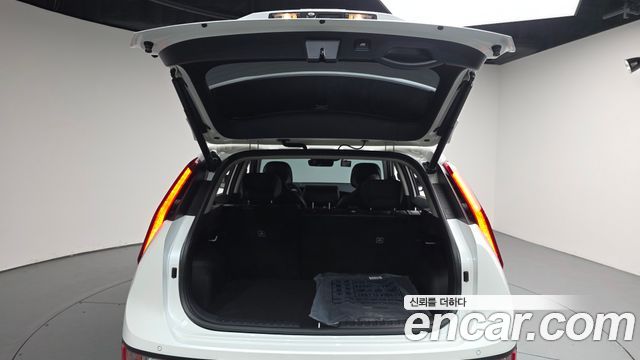 Kia Niro Prestige 2024 — фото 20