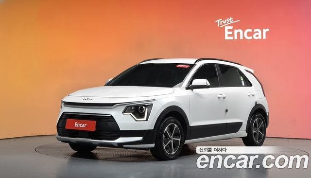 Kia Niro Prestige 2024 — фото 1