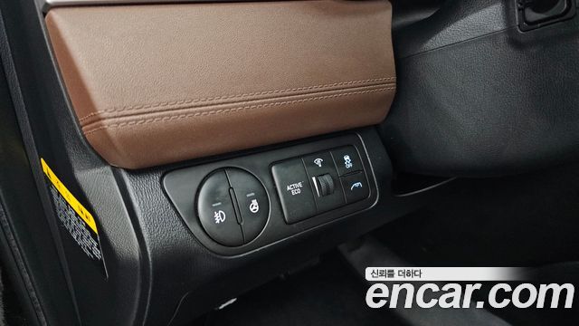 Hyundai Grand Starex 4WD Urban 9-Seater Exclusive 2019 — фото 20