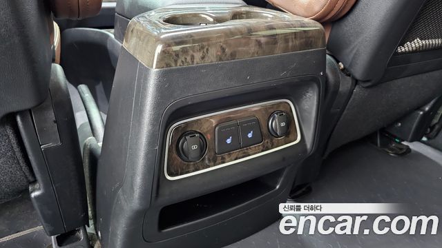 Hyundai Grand Starex 4WD Urban 9-Seater Exclusive 2019 — фото 22
