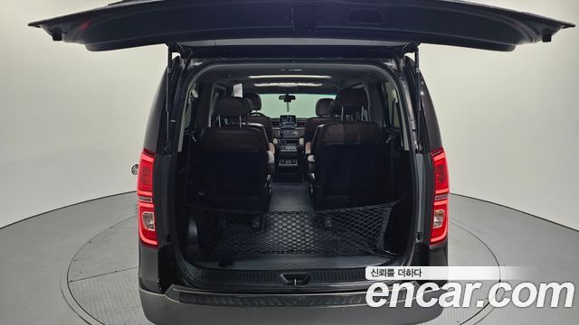 Hyundai Grand Starex 4WD Urban 9-Seater Exclusive 2019 — фото 24