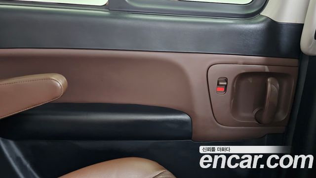 Hyundai Grand Starex 4WD Urban 9-Seater Exclusive 2019 — фото 31