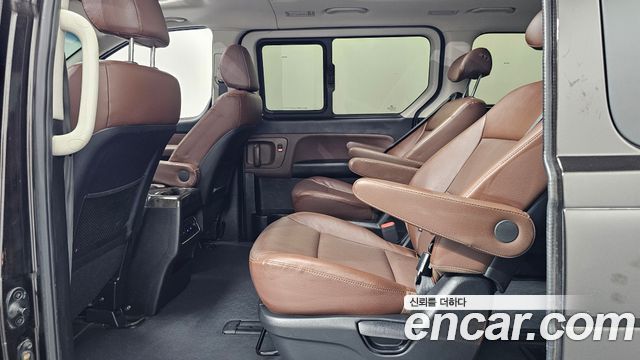 Hyundai Grand Starex 4WD Urban 9-Seater Exclusive 2019 — фото 32