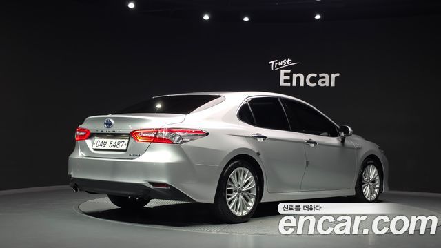 Toyota Camry (XV70) 2.5 XLE Hybrid 2018 — фото 2