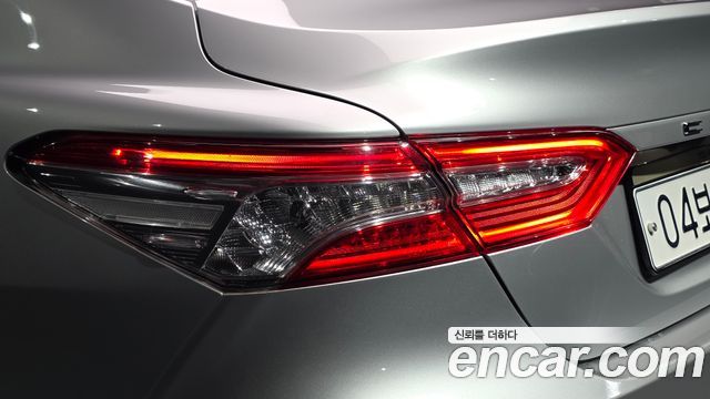 Toyota Camry (XV70) 2.5 XLE Hybrid 2018 — фото 23