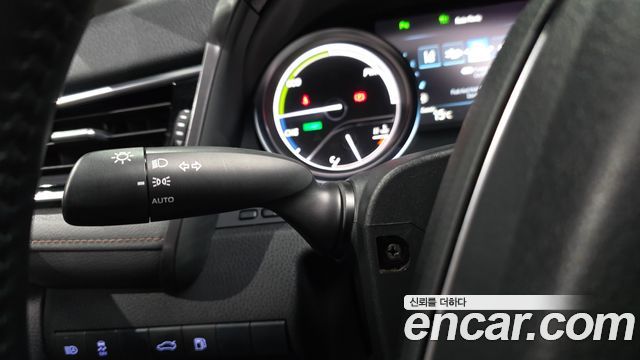 Toyota Camry (XV70) 2.5 XLE Hybrid 2018 — фото 30