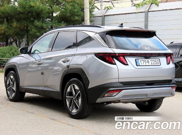 Hyundai Tucson (NX4) Gasoline 1.6 Turbo 2WD Premium 2025 — фото 3