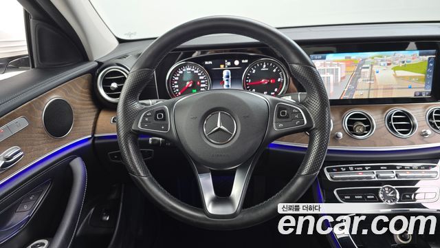 Mercedes-Benz E-Class (W213) E220d Exclusive 2017 — фото 13
