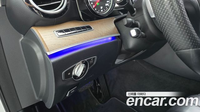 Mercedes-Benz E-Class (W213) E220d Exclusive 2017 — фото 18