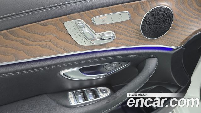 Mercedes-Benz E-Class (W213) E220d Exclusive 2017 — фото 20