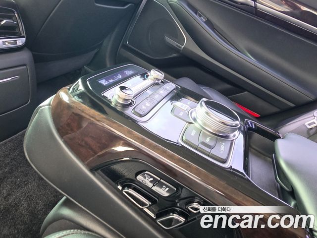 Genesis EQ900 3.8 GDI AWD Premium Luxury 2018 — фото 15