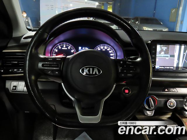 Kia Stonic 1.4 Trendy 2020 — фото 10