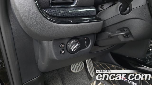 MINI Cooper Clubman Classic 2nd 2024 — фото 19