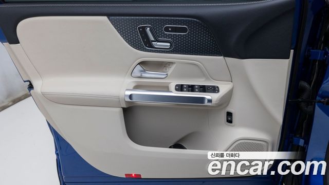 Mercedes-Benz GLB-Class (X247) GLB200 d 2025 — фото 19