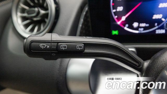 Mercedes-Benz GLB-Class (X247) GLB200 d 2025 — фото 22