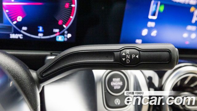 Mercedes-Benz GLB-Class (X247) GLB200 d 2025 — фото 23