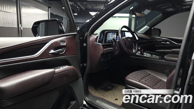 Cadillac Escalade (V) 6.2 Sports Platinum 2023 — фото 10
