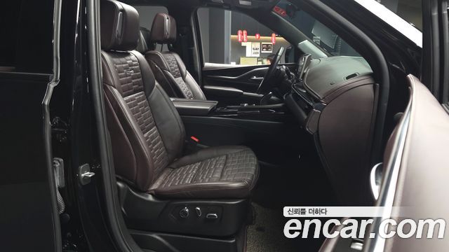 Cadillac Escalade (V) 6.2 Sports Platinum 2023 — фото 11