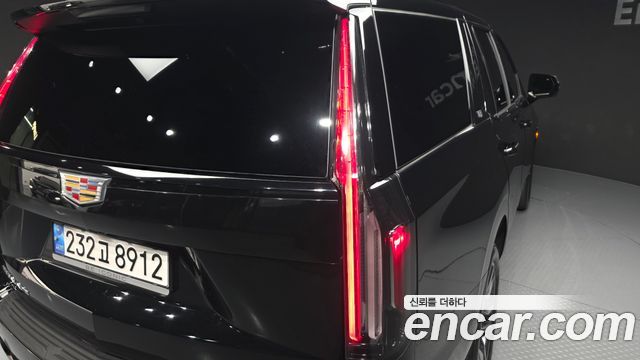 Cadillac Escalade (V) 6.2 Sports Platinum 2023 — фото 23