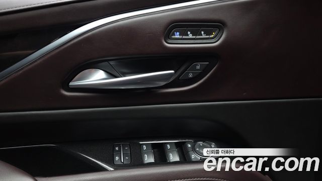 Cadillac Escalade (V) 6.2 Sports Platinum 2023 — фото 28