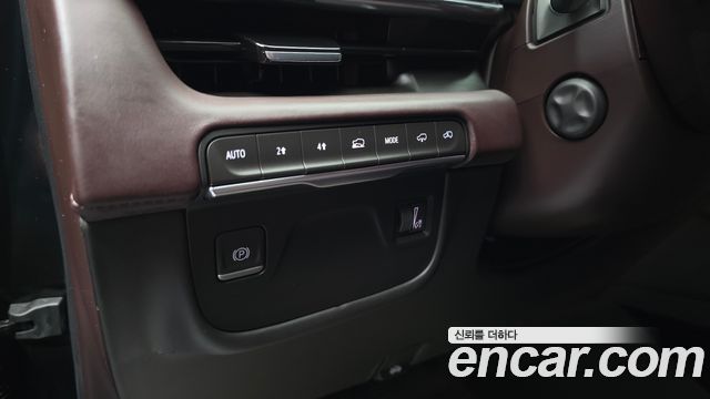 Cadillac Escalade (V) 6.2 Sports Platinum 2023 — фото 33