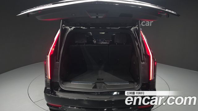 Cadillac Escalade (V) 6.2 Sports Platinum 2023 — фото 37