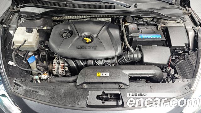 Hyundai i40 Saloon 2.0 GDi Premium 2012 — фото 6