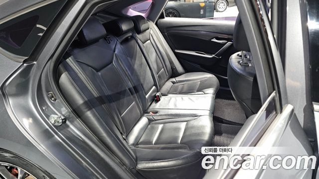 Hyundai i40 Saloon 2.0 GDi Premium 2012 — фото 11