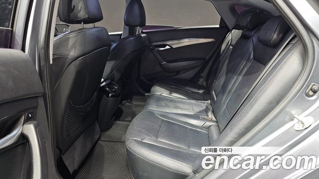 Hyundai i40 Saloon 2.0 GDi Premium 2012 — фото 12