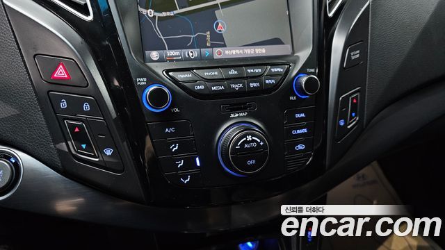 Hyundai i40 Saloon 2.0 GDi Premium 2012 — фото 17