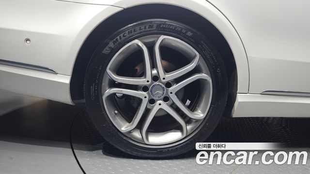 Mercedes-Benz E-Class (W212) E250 BlueTec 4MATIC AV 2016 — фото 5