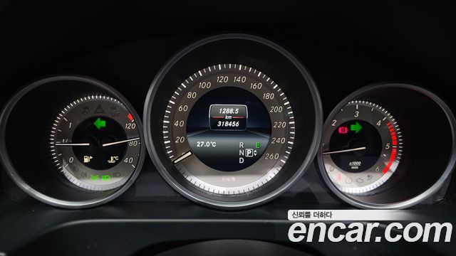 Mercedes-Benz E-Class (W212) E250 BlueTec 4MATIC AV 2016 — фото 8