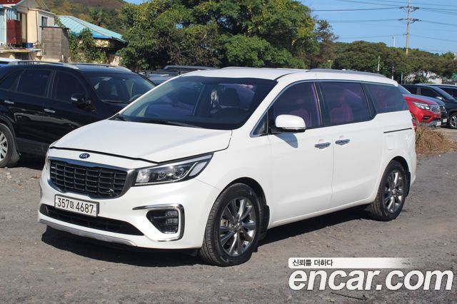 Kia Carnival 7-Seater Limousine VIP 2019 — фото 2