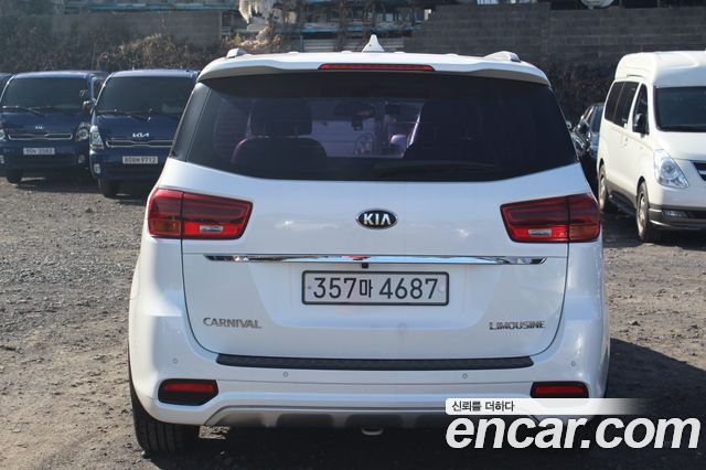 Kia Carnival 7-Seater Limousine VIP 2019 — фото 4