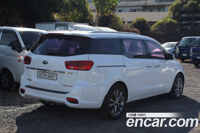 Kia Carnival 7-Seater Limousine VIP 2019 — фото 6