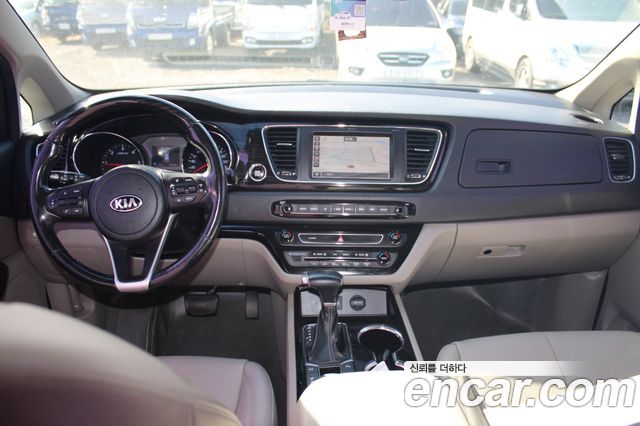 Kia Carnival 7-Seater Limousine VIP 2019 — фото 7