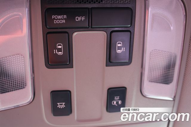 Kia Carnival 7-Seater Limousine VIP 2019 — фото 19