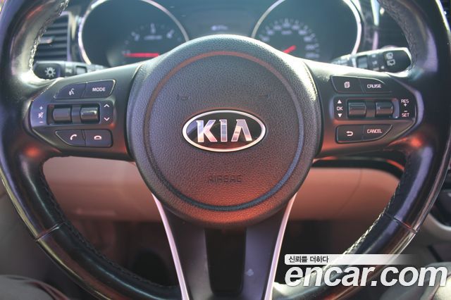Kia Carnival 7-Seater Limousine VIP 2019 — фото 24