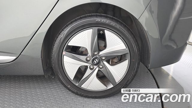 Hyundai Ioniq Hybrid 1.6 HEV Q 2020 — фото 21
