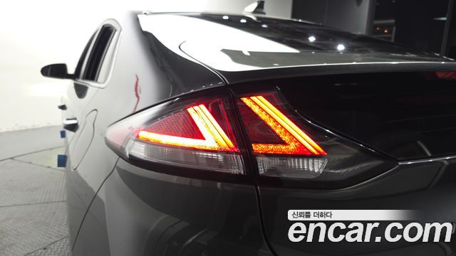 Hyundai Ioniq Hybrid 1.6 HEV Q 2020 — фото 23