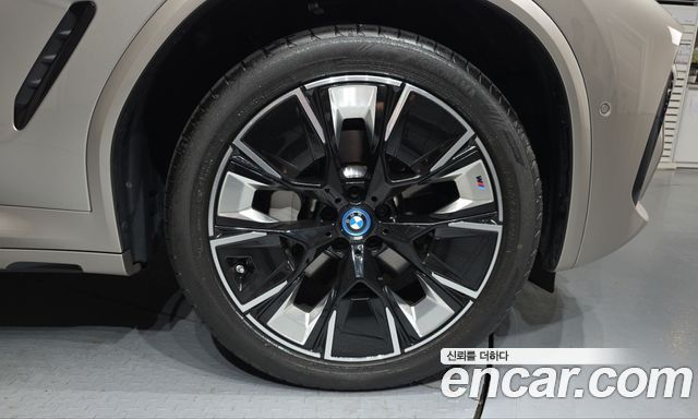 BMW iX3 M Sports 2024 — фото 5